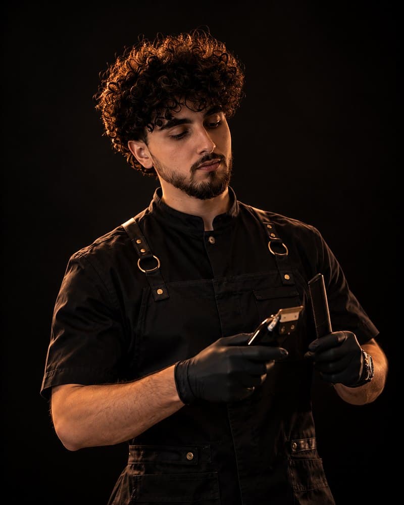 Mihai, Barber la Offline Barbershop